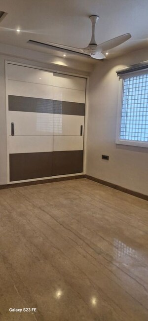 Room in 3 BHK Independent House at Anand Vihar – for Rent