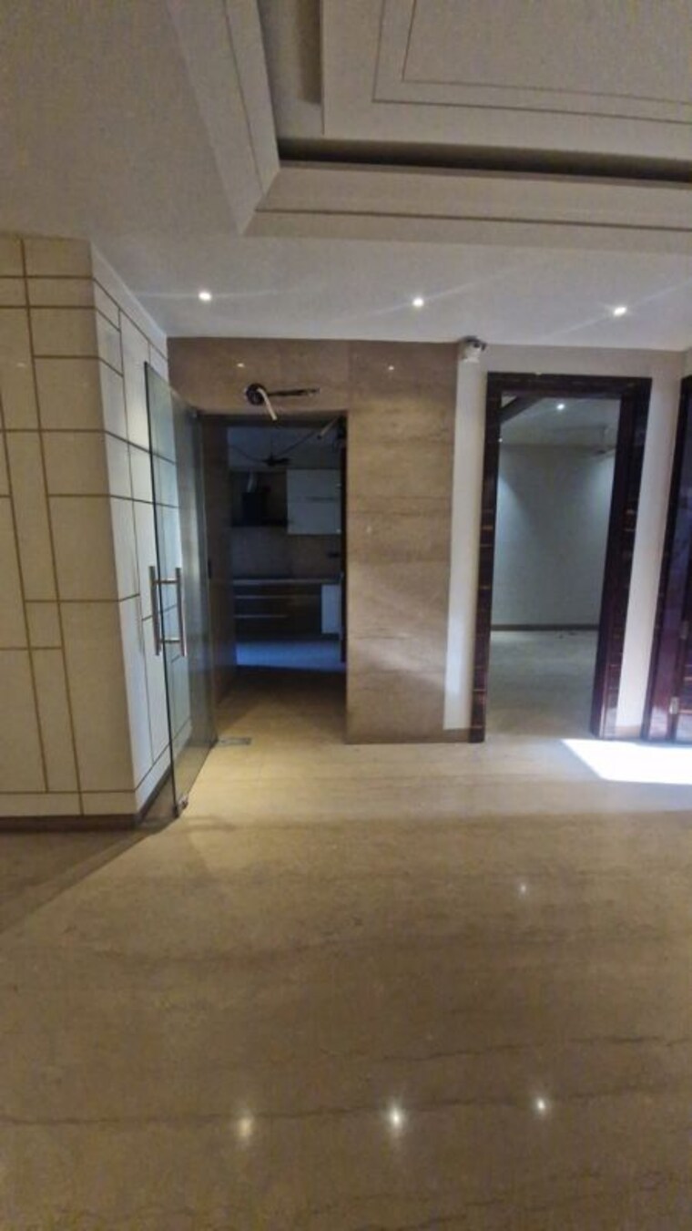 undefined, anand vihar 3 Bedroom 2475 Sq.Ft. Independent House In Anand Vihar Delhi 10410937