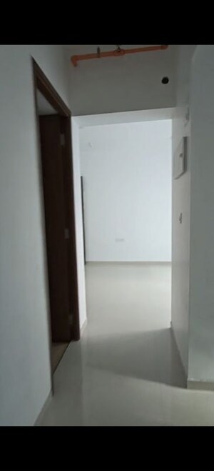 Room in 1 BHK Apartment at Kalpataru Immensa F, Kolshet Road – for Sale