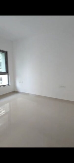 Room in 1 BHK Apartment at Kalpataru Immensa F, Kolshet Road – for Sale