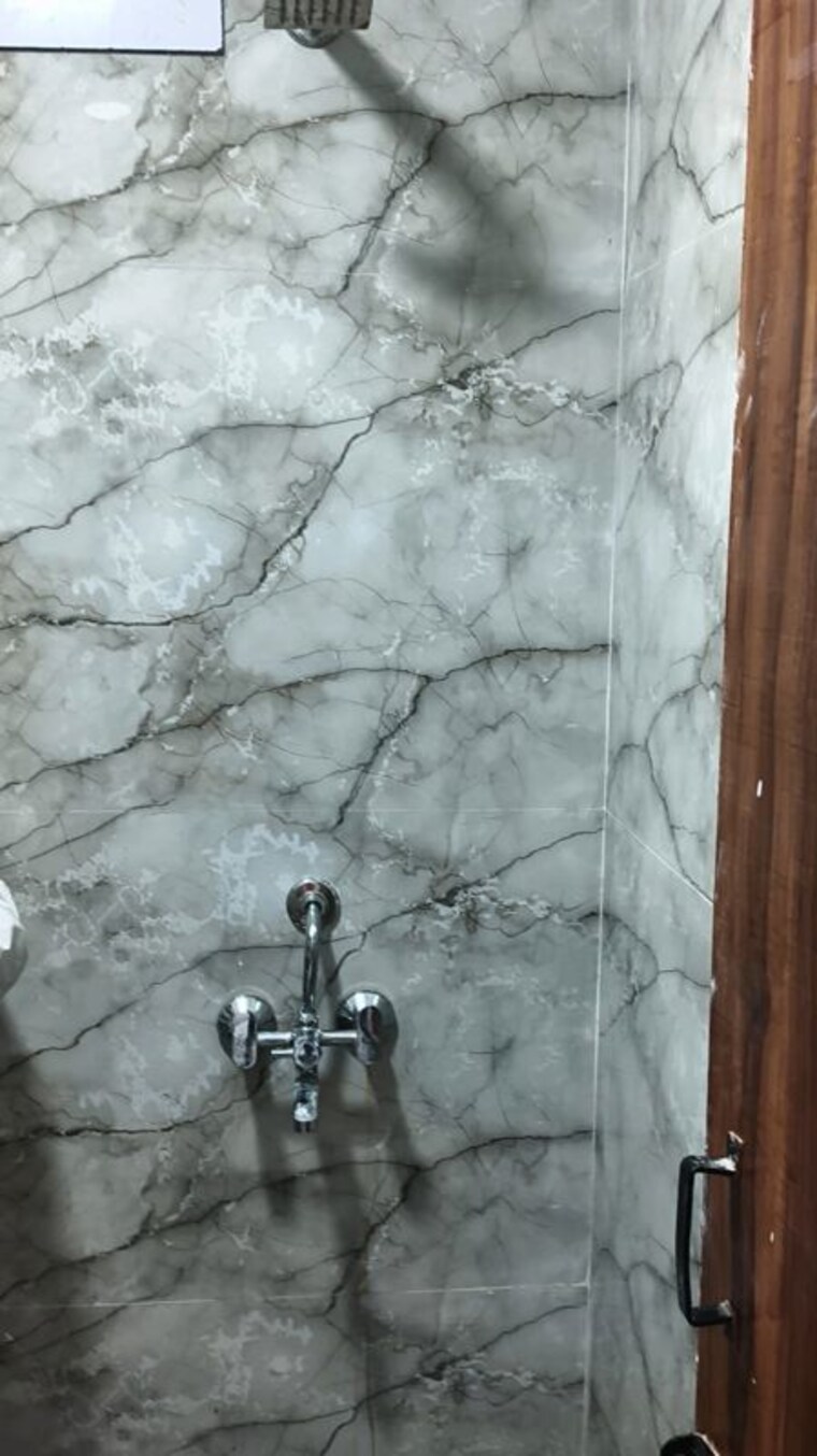Bathroom, jawahar nagar 1 Bedroom 40 Sq.Yd. Builder Floor In Jawahar Nagar Delhi 10410961