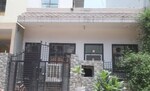 4 BHK + Pooja Room,Servant Room,Study Room,Extra Room,Basement 250 Sq.Yd. Independent House in Sector 7
