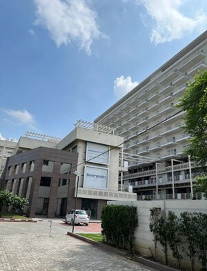 Studio Apartment For Sale in Silverglades Merchant Plaza, Sector 88