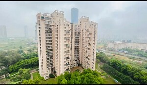Master Plan in 3 BHK Apartment at Unitech Escape, Sector 50 – for Sale