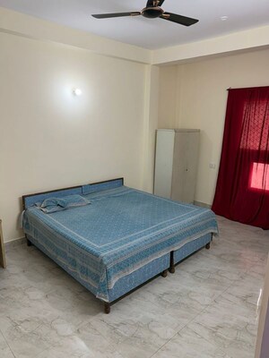 2 BHK Apartment For Rent in Amrapali Hanging Gardens, Sector 107