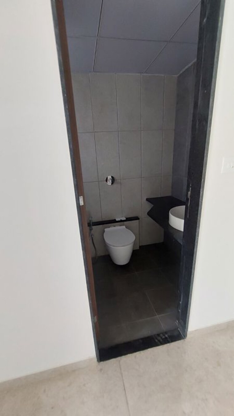 Bathroom, vilas-javdekar-yashwin-enchante 3 Bedroom 890 Sq.Ft. Apartment In Kharadi Pune 10410992