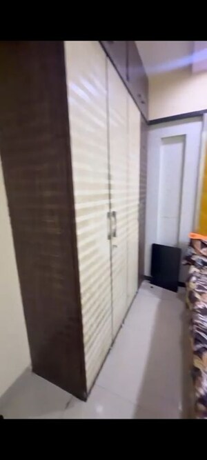 Bedroom in 1 BHK Apartment at Everest Classique, Vile Parle East – for Rent