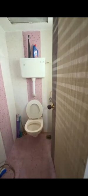 Bathroom in 1 BHK Apartment at Everest Classique, Vile Parle East – for Rent