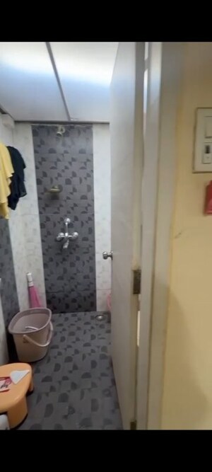 Bathroom in 1 BHK Apartment at Everest Classique, Vile Parle East – for Rent