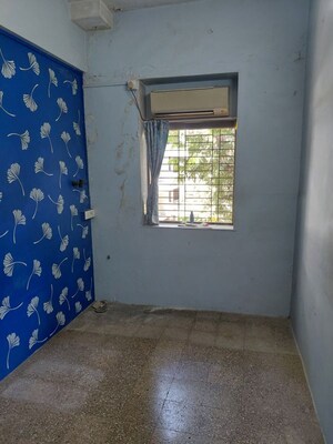 Room in 1 BHK Apartment at Hanuman Ramanand CHS, Vile Parle East – for Rent