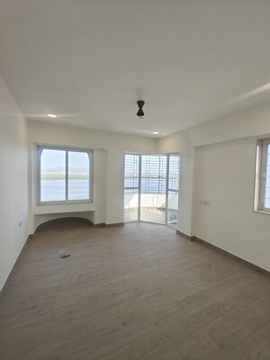 Room in 3 BHK Apartment at Cbd Belapur Sector 11 – for Rent