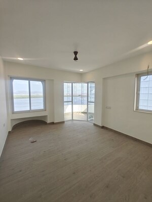 Room in 3 BHK Apartment at Cbd Belapur Sector 11 – for Rent