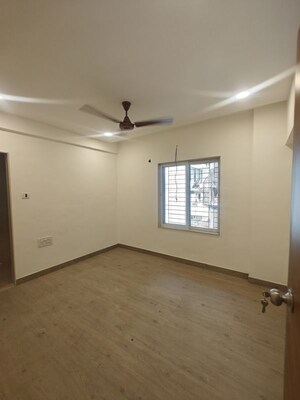 Room in 3 BHK Apartment at Cbd Belapur Sector 11 – for Rent