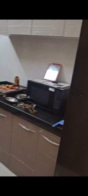 Furnished Amenities in 3 BHK Apartment at Pruthvi Pushpanjali, Vile Parle East – for Rent