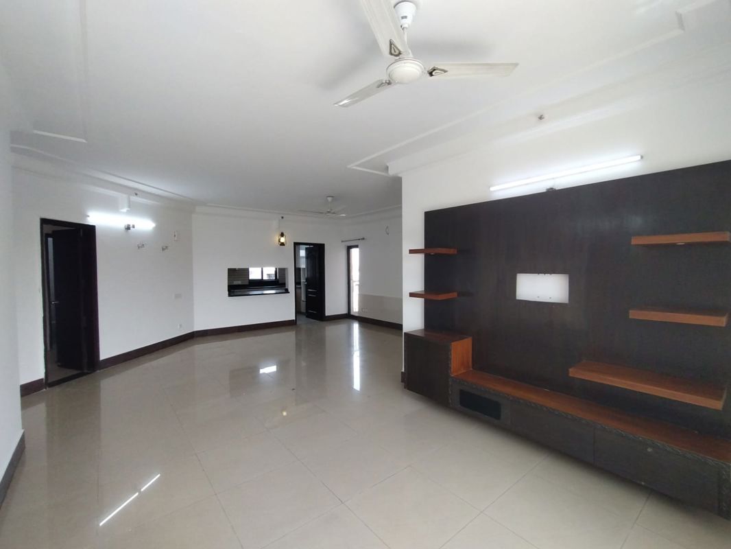 3.5 BHK + Servant Room Apartment For Rent in BPTP Freedom Park Life