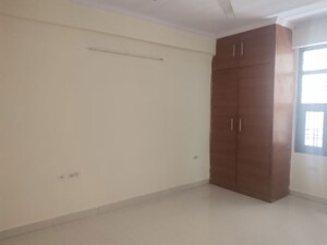 Room in 3 BHK Builder Floor at Khatipura – for Rent