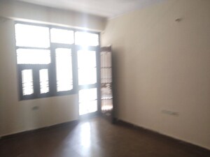 Room in 3 BHK Builder Floor at Khatipura – for Rent