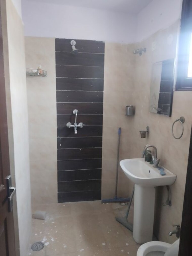 Bathroom, khatipura 3 Bedroom 1400 Sq.Ft. Builder Floor In Khatipura Jaipur 10411026