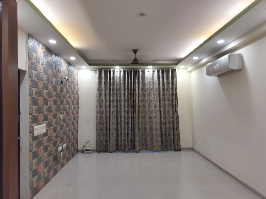 3.5 BHK + Store Room 1600 Sq.Ft. Apartment in Emaar MGF Emerald Hills