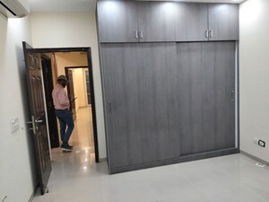 Furnished Amenities in 3.5 BHK Apartment at Emaar MGF Emerald Hills, Sector 65 – for Rent