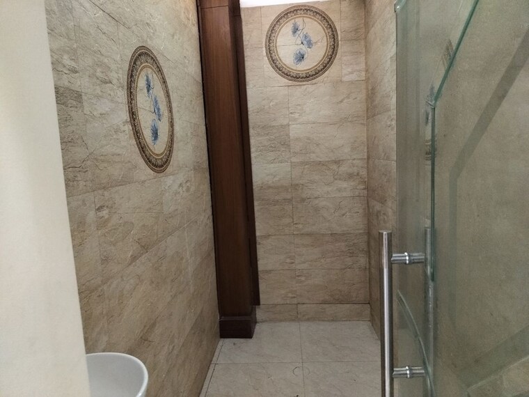 Bathroom, emaar-mgf-emerald-hills 3.5 Bedroom 1600 Sq.Ft. Apartment In Sector 65 Gurgaon 10411022