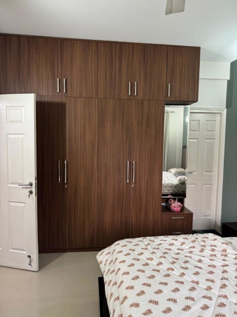 Bathroom, emaar-mgf-emerald-hills 4 Bedroom 2200 Sq.Ft. Apartment In Sector 65 Gurgaon 10411030