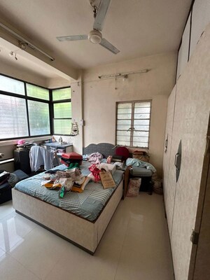 Bedroom in 2 BHK Apartment at Kothrud – for Rent