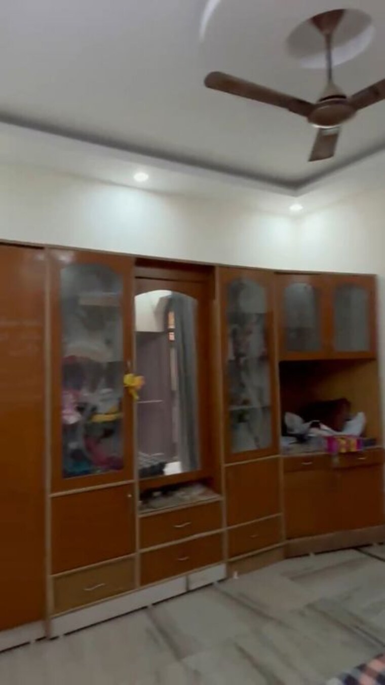 Living Room, gamma-shopping-mall 3 Bedroom 2400 Sq.Ft. Independent House In Gamma I Greater Noida Greater Noida 10411036