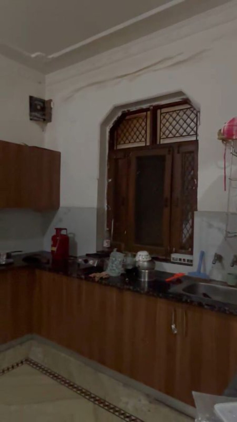 Living Room, gamma-shopping-mall 3 Bedroom 2400 Sq.Ft. Independent House In Gamma I Greater Noida Greater Noida 10411036