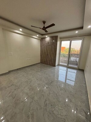 Room in 3 BHK Builder Floor at Palam Vihar Residents Association, Palam Vihar – for Rent
