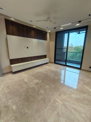 Room in 4 BHK Builder Floor at Palam Vihar Residents Association, Palam Vihar – for Rent