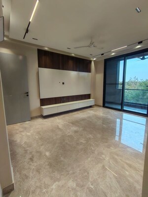 Room in 4 BHK Builder Floor at Palam Vihar Residents Association, Palam Vihar – for Rent