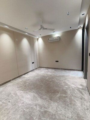 Room in 4 BHK Builder Floor at Palam Vihar Residents Association, Palam Vihar – for Rent