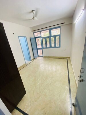 Room in 3 BHK Apartment at Sector 18 Dwarka – for Rent