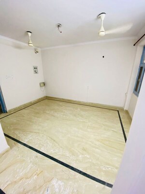 Room in 3 BHK Apartment at Sector 18 Dwarka – for Rent