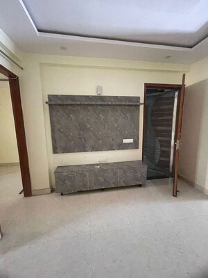 Room in 3 BHK Builder Floor at RPS Palm Drive, Sector 88 – for Sale
