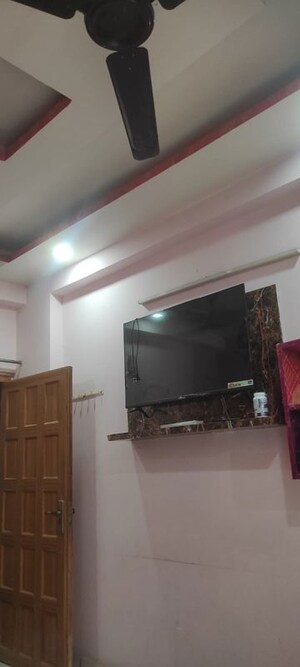 Furnished Amenities in 1 BHK Builder Floor at Aashiyana Homes, Gaur City 1 – for Rent