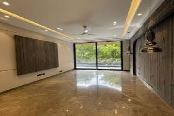 4 BHK + Extra Room 295 Sq.Yd. Builder Floor in BPTP Amstoria