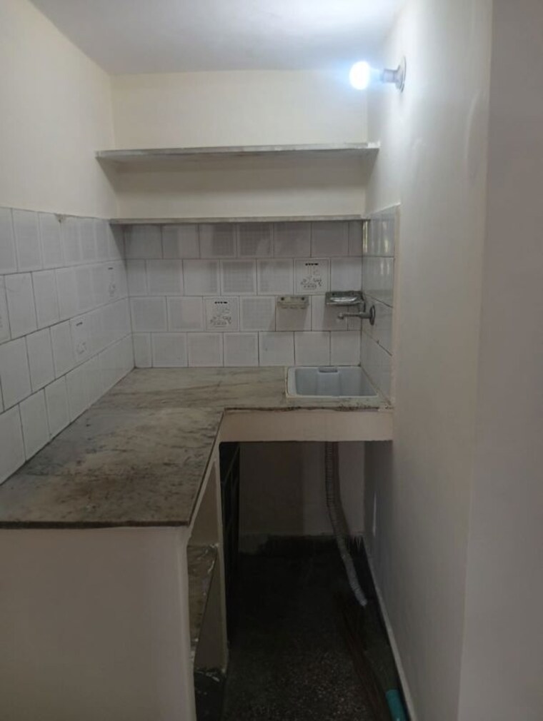 Kitchen, ip extension 1 RK 450 Sq.Ft. Apartment In Ip Extension Delhi 10411152