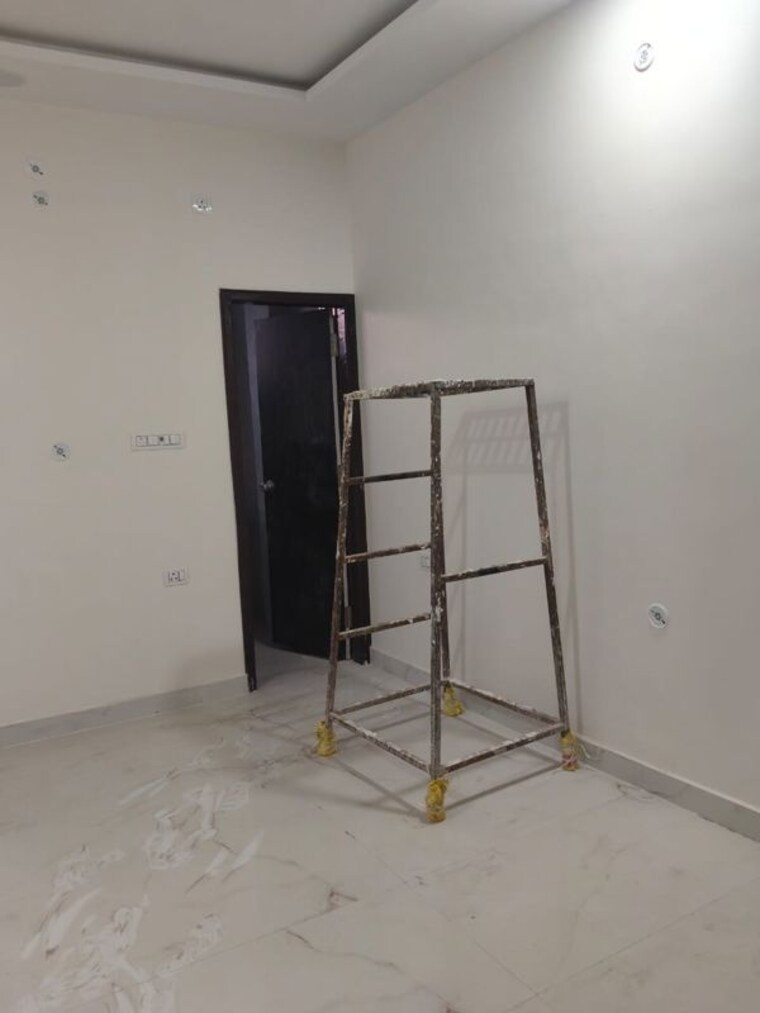 Room, aliganj 1 Bedroom 850 Sq.Ft. Villa In Aliganj Lucknow 10411169