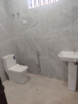 Bathroom in 1 BHK Villa at Aliganj – for Rent