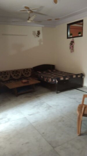 2 BHK Builder Floor For Rent in Govindpuri
