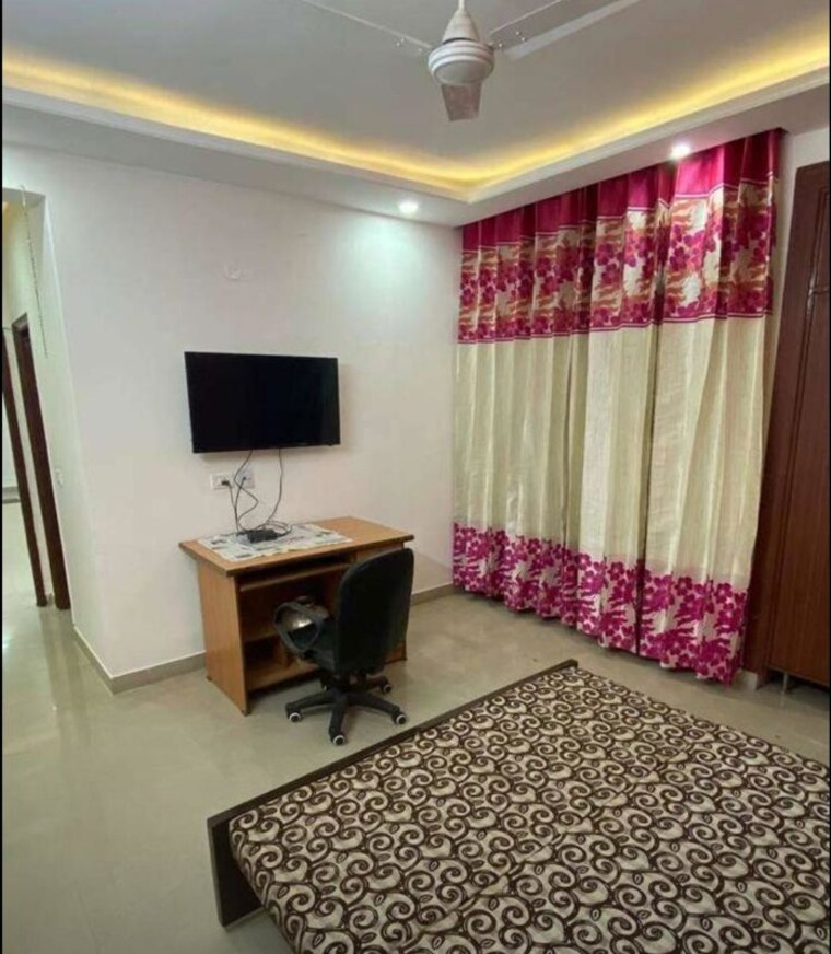 Bedroom, maya-garden-city 3 Bedroom 1300 Sq.Ft. Apartment In Lohgarh Zirakpur 10411207
