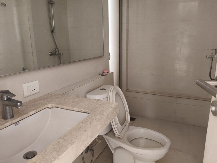Bathroom, hiranandani-delanna 2 Bedroom 710 Sq.Ft. Apartment In Ghodbunder Road Thane 10411247