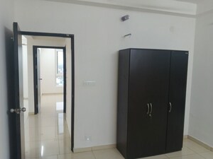 Room in 2.5 BHK Apartment at Cybercity Marina Skies, Hi Tech City – for Rent