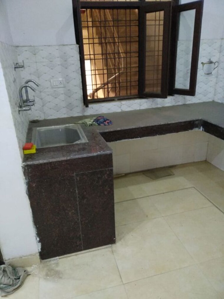 Kitchen, karamvir-towers 2 Bedroom 900 Sq.Ft. Builder Floor In Sector 52 Gurgaon 10411291