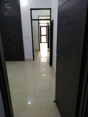 Building Lobby in 2 BHK Builder Floor at Karamvir Towers, Sector 52 – for Rent