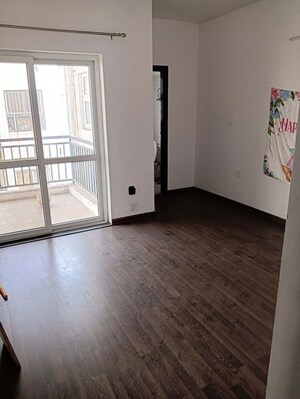 Room in 3 BHK Apartment at BPTP Discovery Park, Sector 80 – for Rent