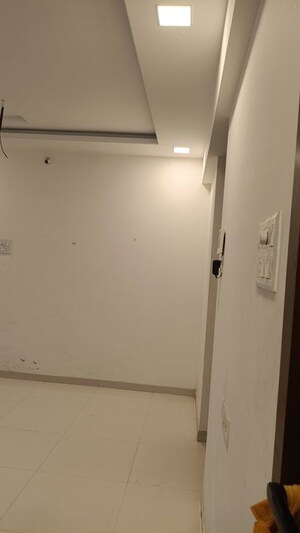 Room in 2 BHK Apartment at Tathawade – for Rent