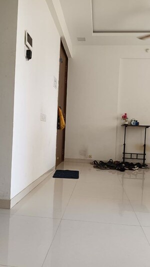 Room in 2 BHK Apartment at Tathawade – for Rent